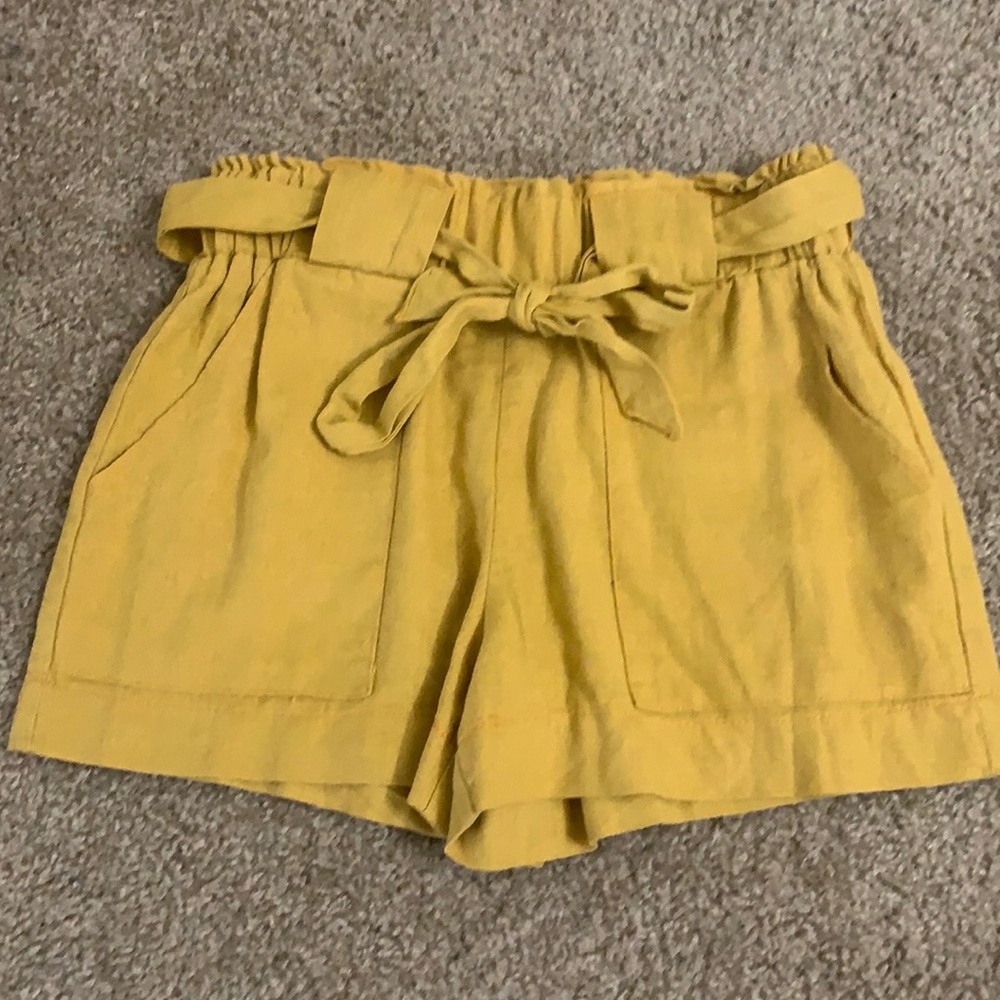 S dark yellow belted shorts